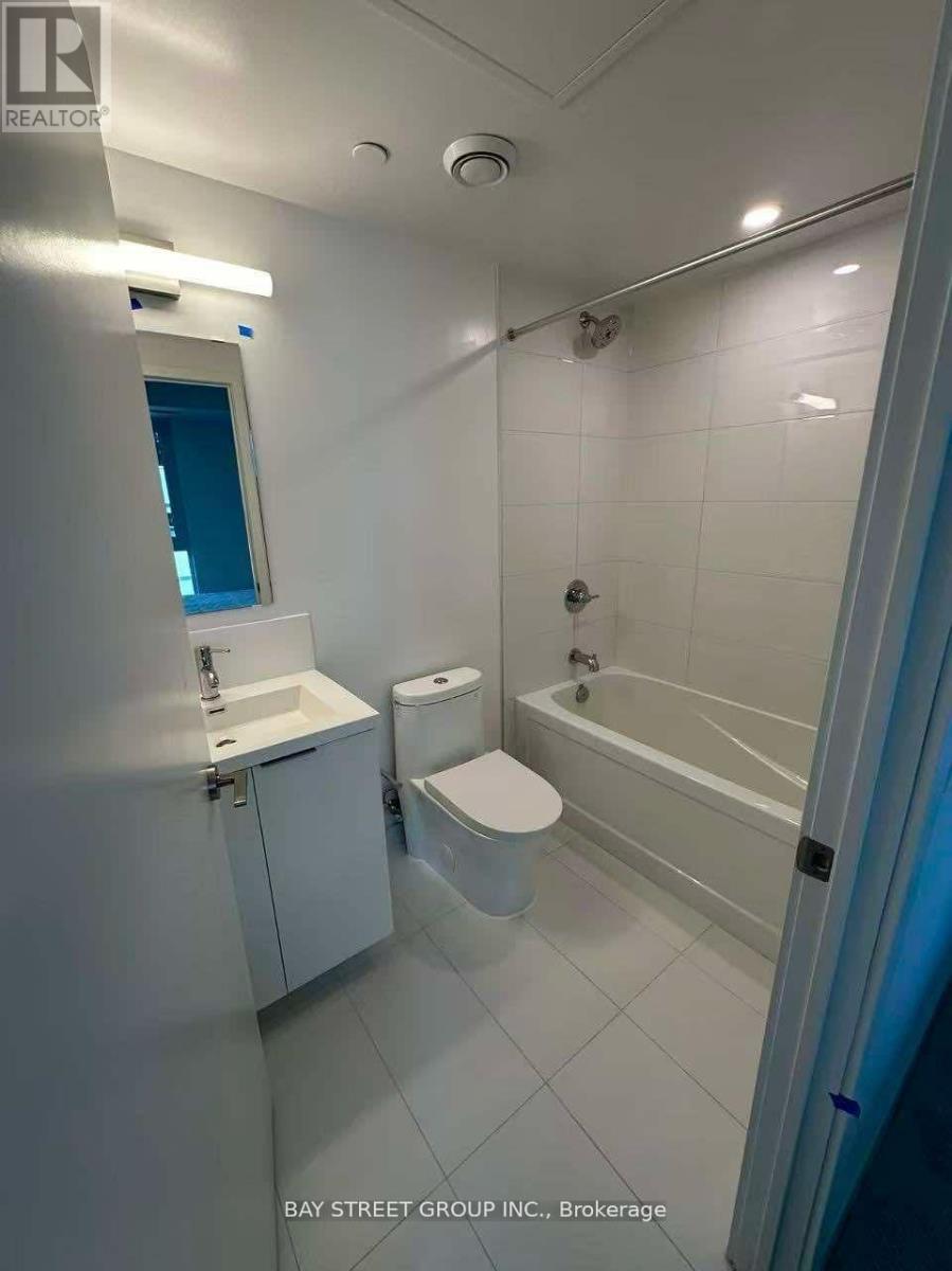 1329 - 230 Simcoe Street, Toronto, Ontario  M5T 1T4 - Photo 3 - C13105824