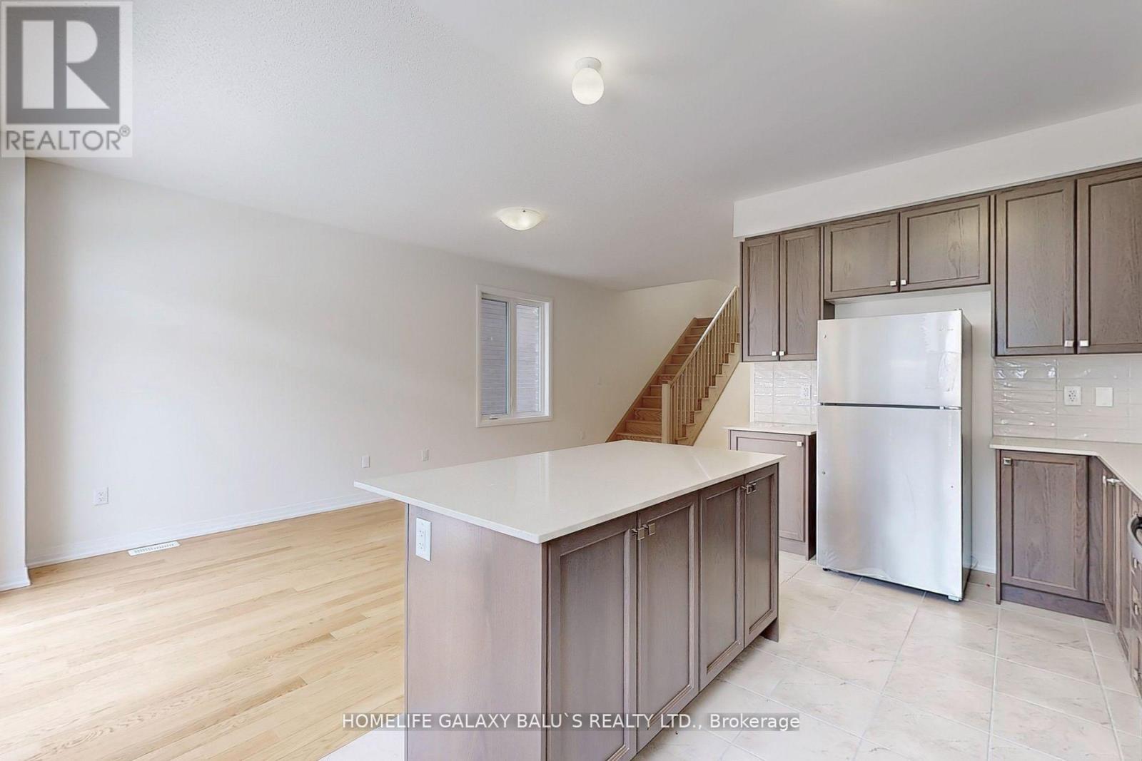 2943 Nakina Street, Pickering, Ontario  L1X 0P7 - Photo 10 - E13105816