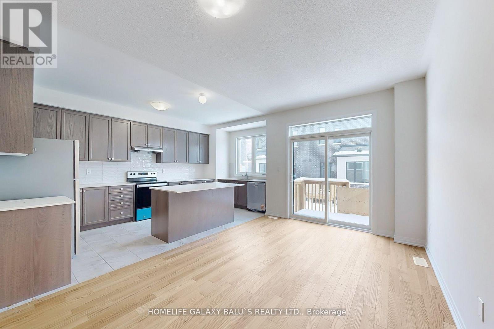 2943 Nakina Street, Pickering, Ontario  L1X 0P7 - Photo 3 - E13105816
