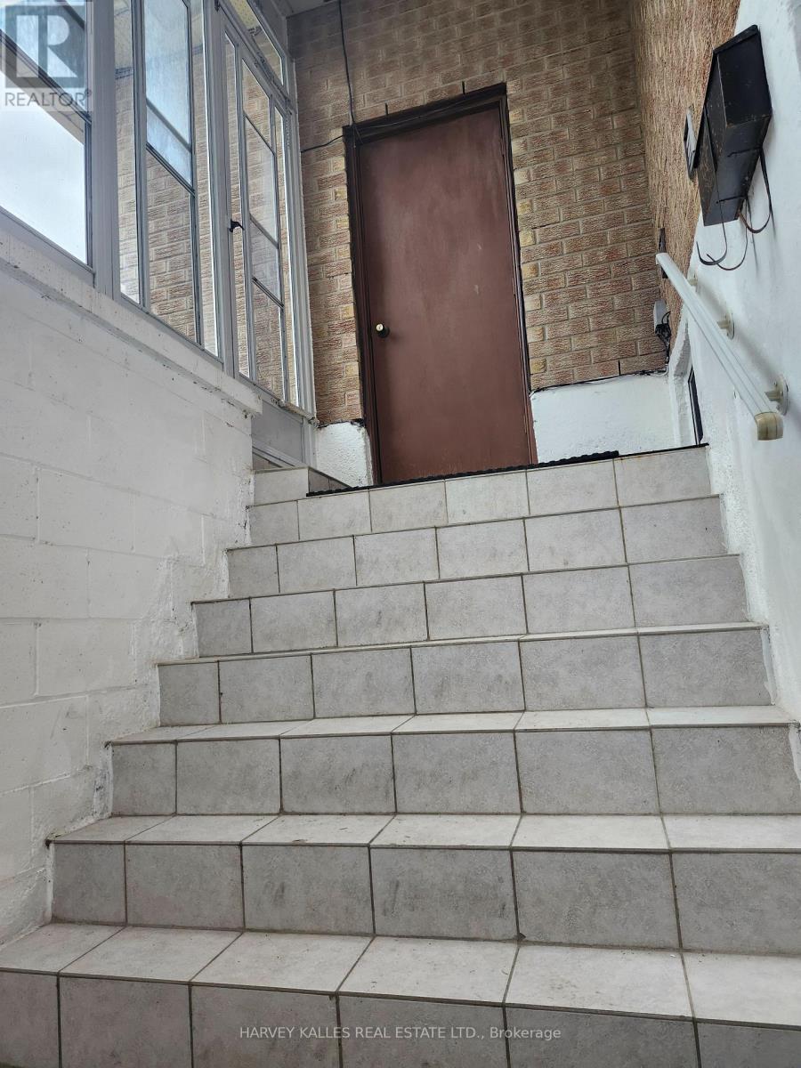 Lower - 9 Scarlett Drive, Brampton, Ontario  L6Y 3R9 - Photo 12 - W13096976
