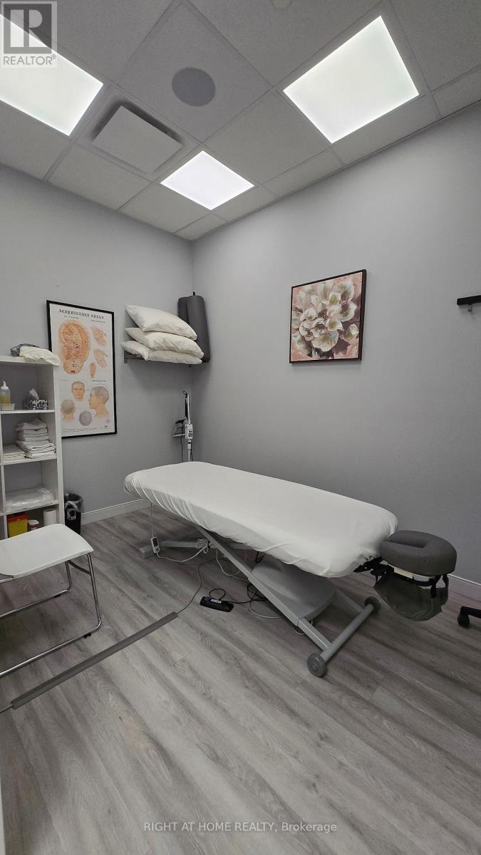 202 - 7777 Weston Road, Vaughan, Ontario  L4L 0G9 - Photo 3 - N13105798