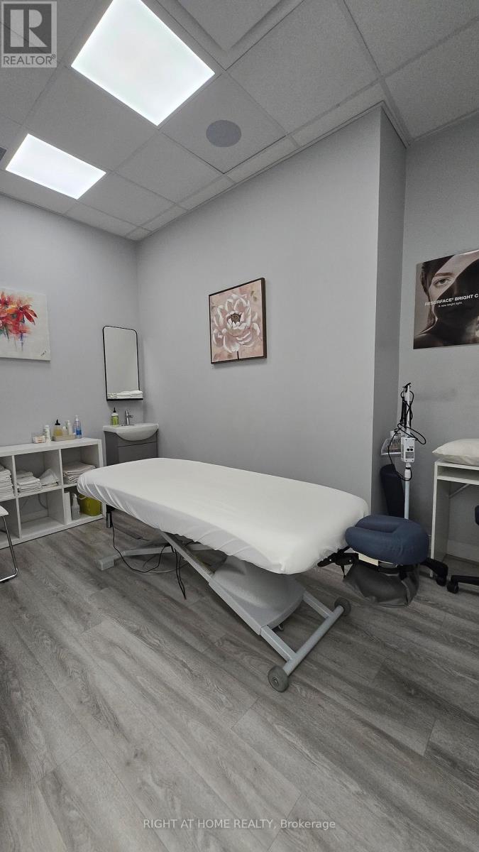 202 - 7777 Weston Road, Vaughan, Ontario  L4L 0G9 - Photo 4 - N13105798