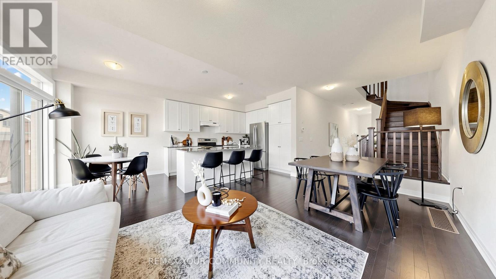 63 Landolfi Way, Bradford West Gwillimbury, Ontario  L3Z 4L7 - Photo 6 - N13105820