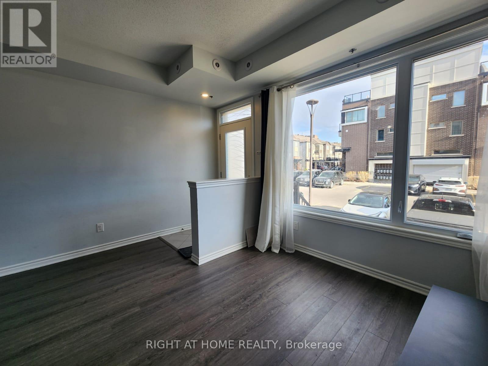 555 Takamose Pvt, Ottawa, Ontario  K1K 5A5 - Photo 5 - X12927150