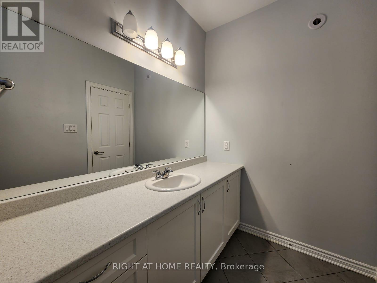 555 Takamose Pvt, Ottawa, Ontario  K1K 5A5 - Photo 8 - X12927150