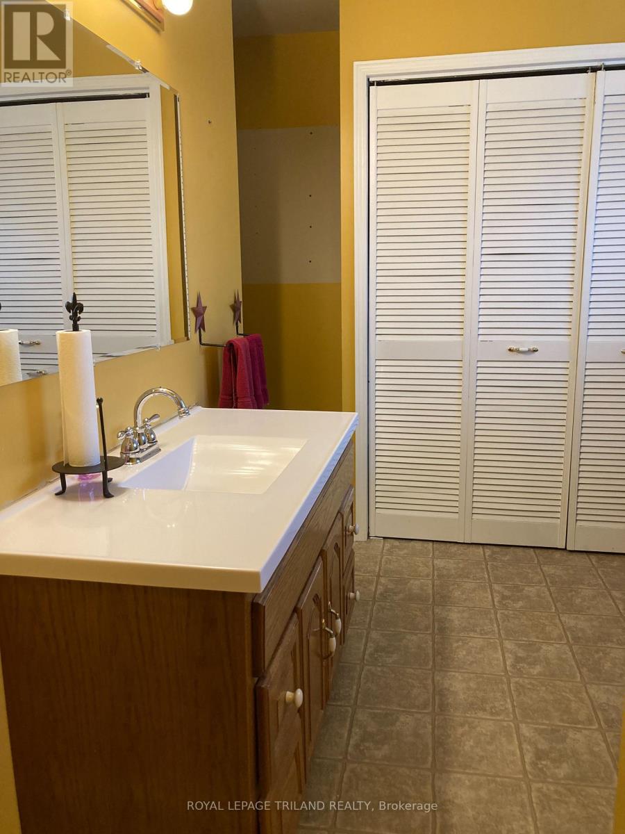 10000 Erie Street, Lambton Shores, Ontario  N0M 2L0 - Photo 14 - X13103004