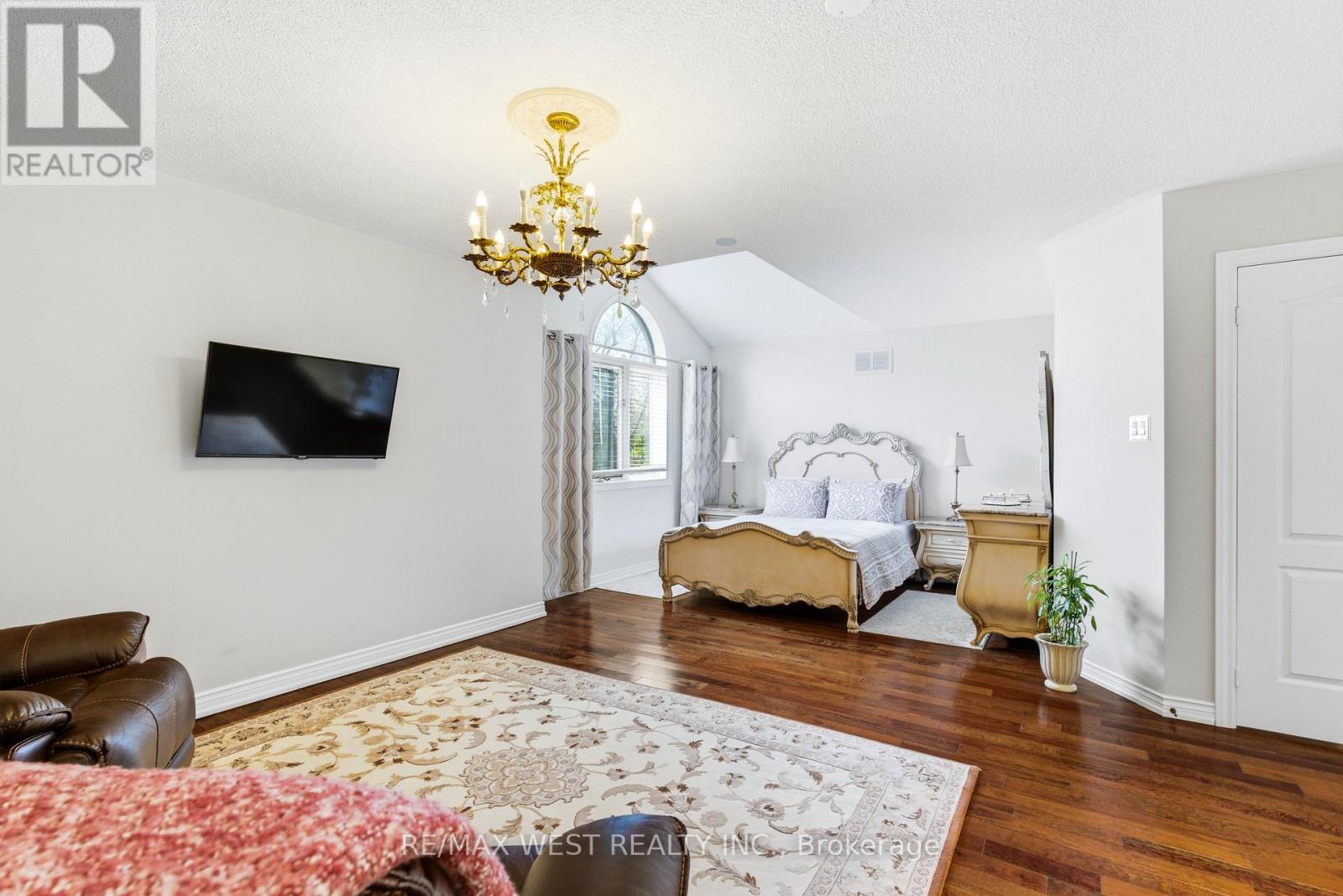 2197 Shaftesbury Court, Oakville, Ontario  L6H 6C6 - Photo 19 - W13105736