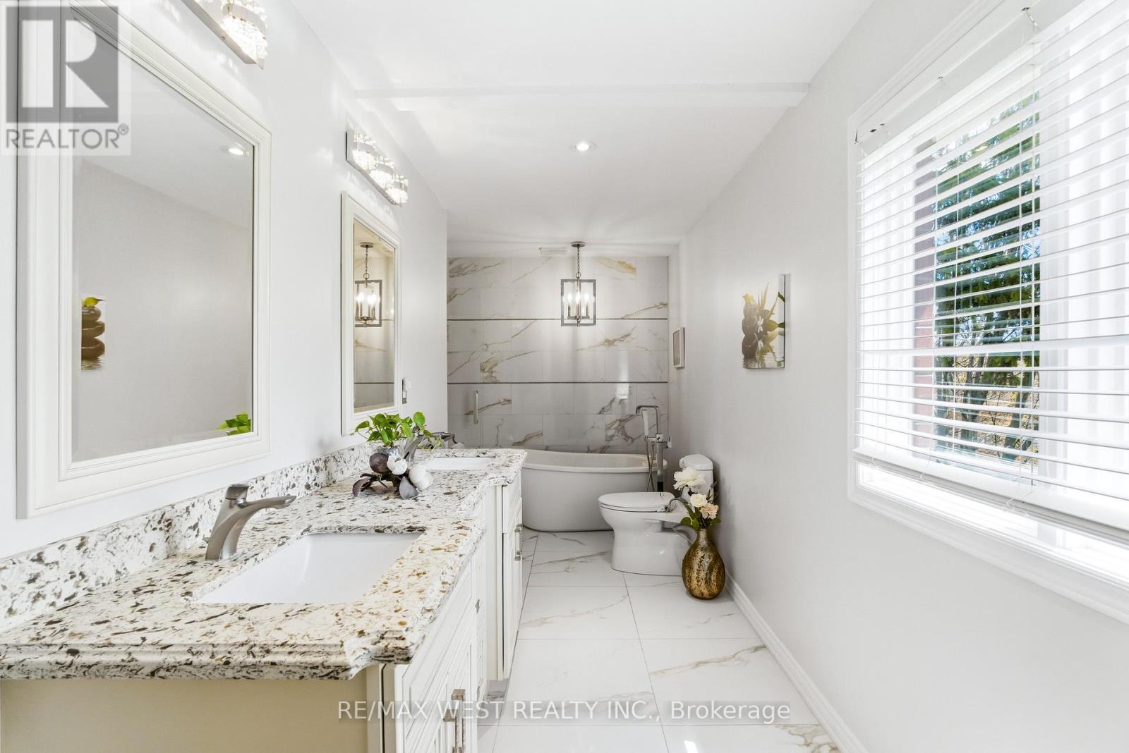 2197 Shaftesbury Court, Oakville, Ontario  L6H 6C6 - Photo 21 - W13105736