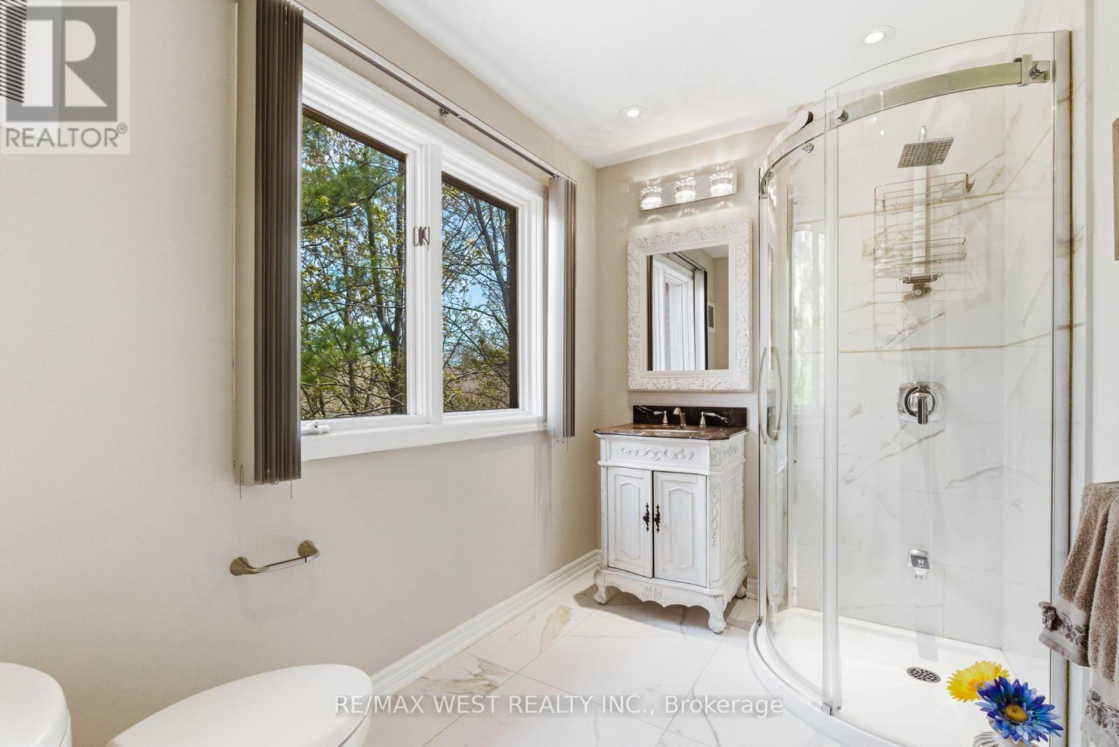 2197 Shaftesbury Court, Oakville, Ontario  L6H 6C6 - Photo 24 - W13105736