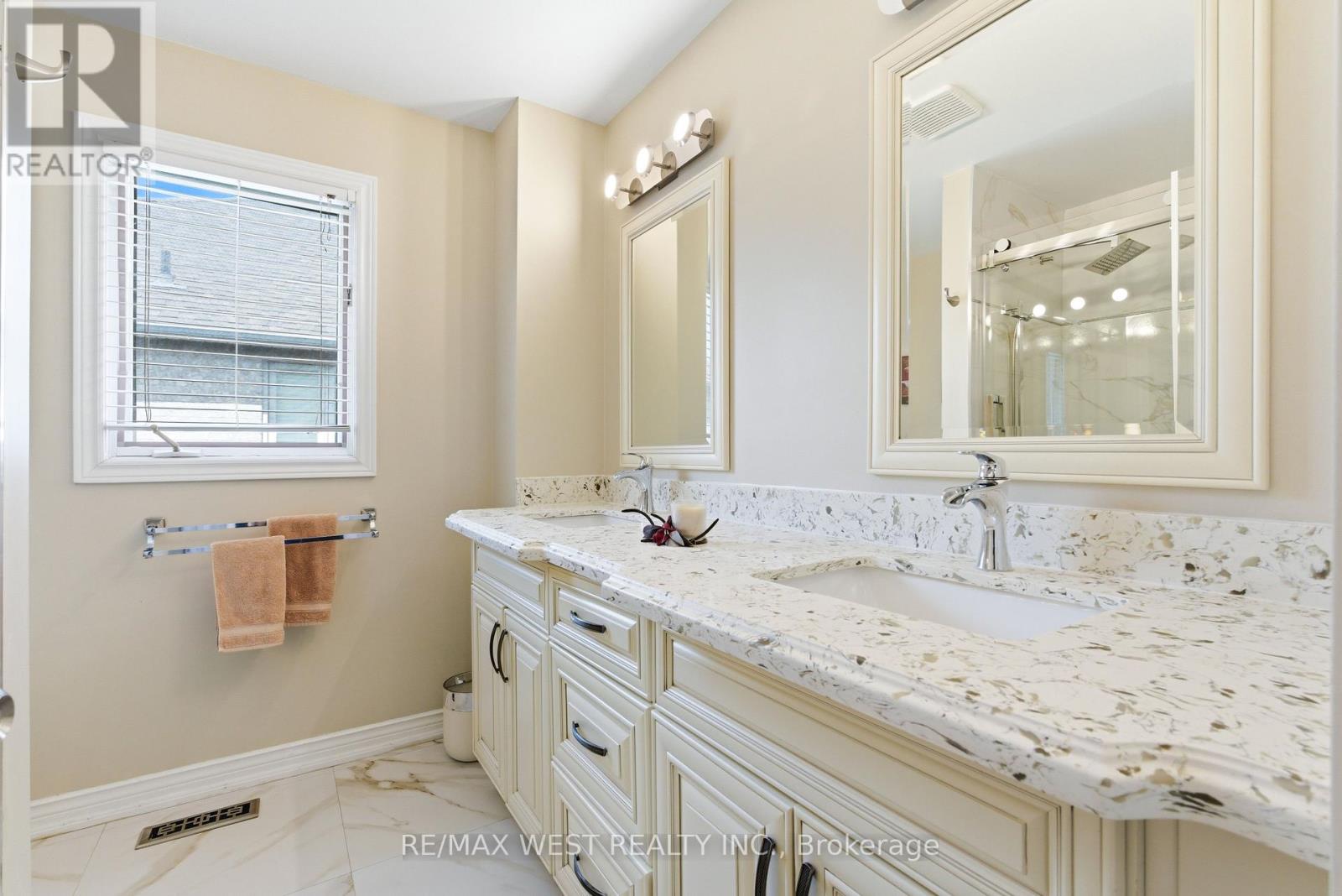 2197 Shaftesbury Court, Oakville, Ontario  L6H 6C6 - Photo 27 - W13105736