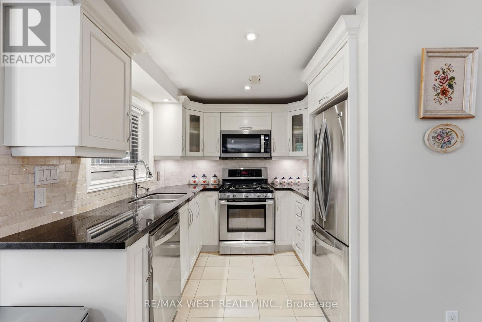2197 Shaftesbury Court, Oakville, Ontario  L6H 6C6 - Photo 33 - W13105736