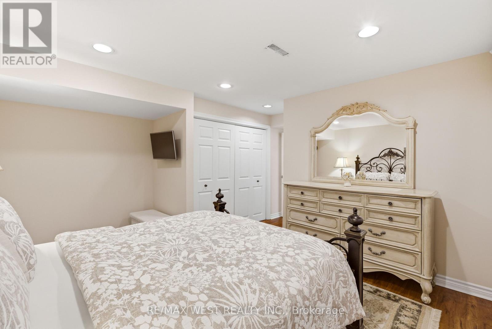 2197 Shaftesbury Court, Oakville, Ontario  L6H 6C6 - Photo 34 - W13105736