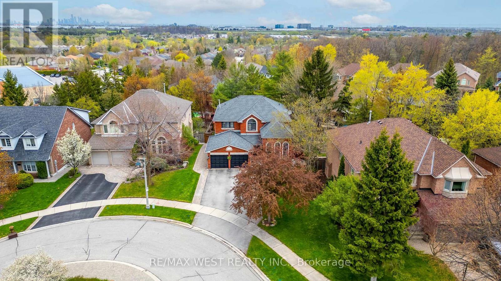 2197 Shaftesbury Court, Oakville, Ontario  L6H 6C6 - Photo 49 - W13105736