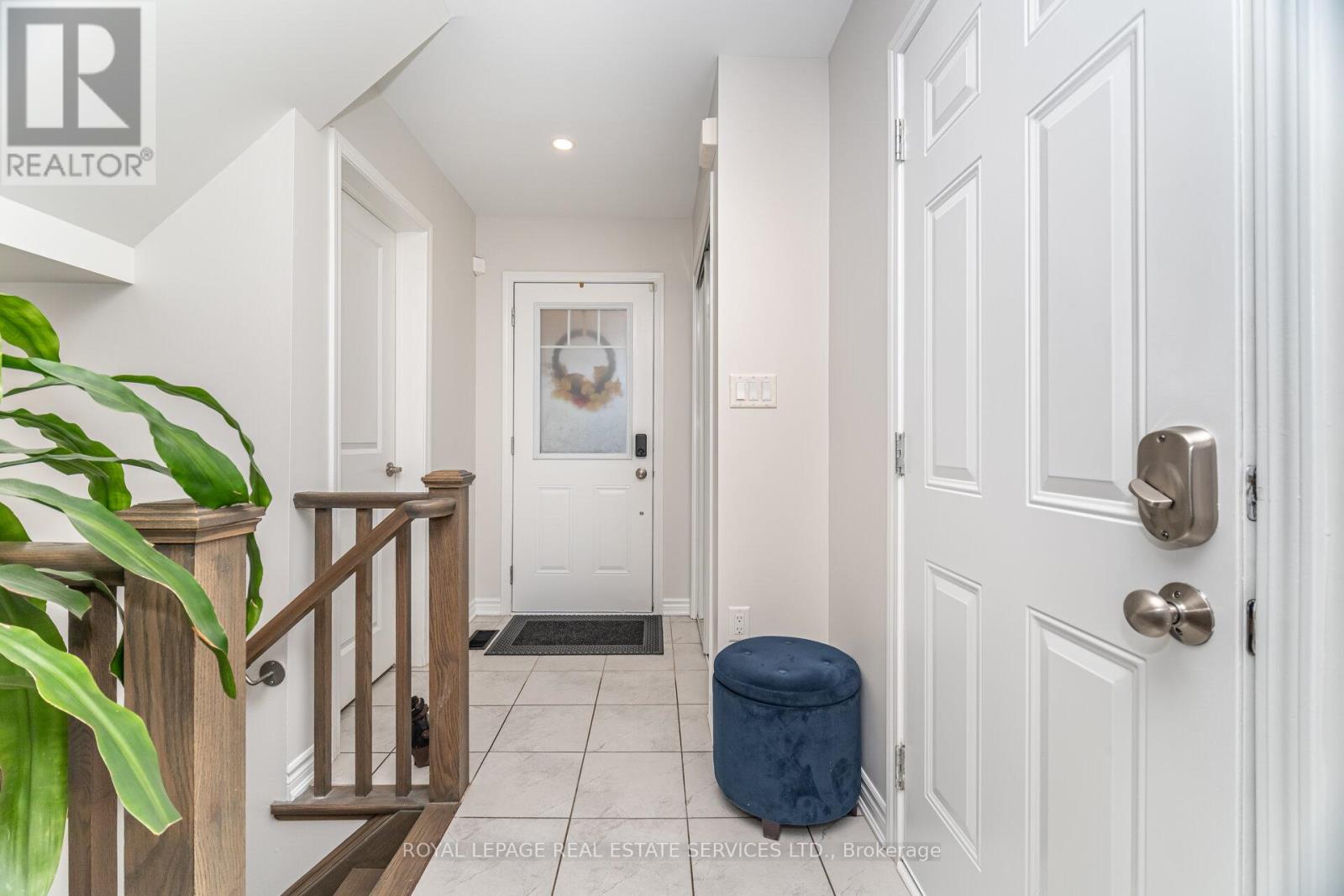 290 Beasley Terrace Terrace, Milton, Ontario  L9E 1C5 - Photo 4 - W13105754