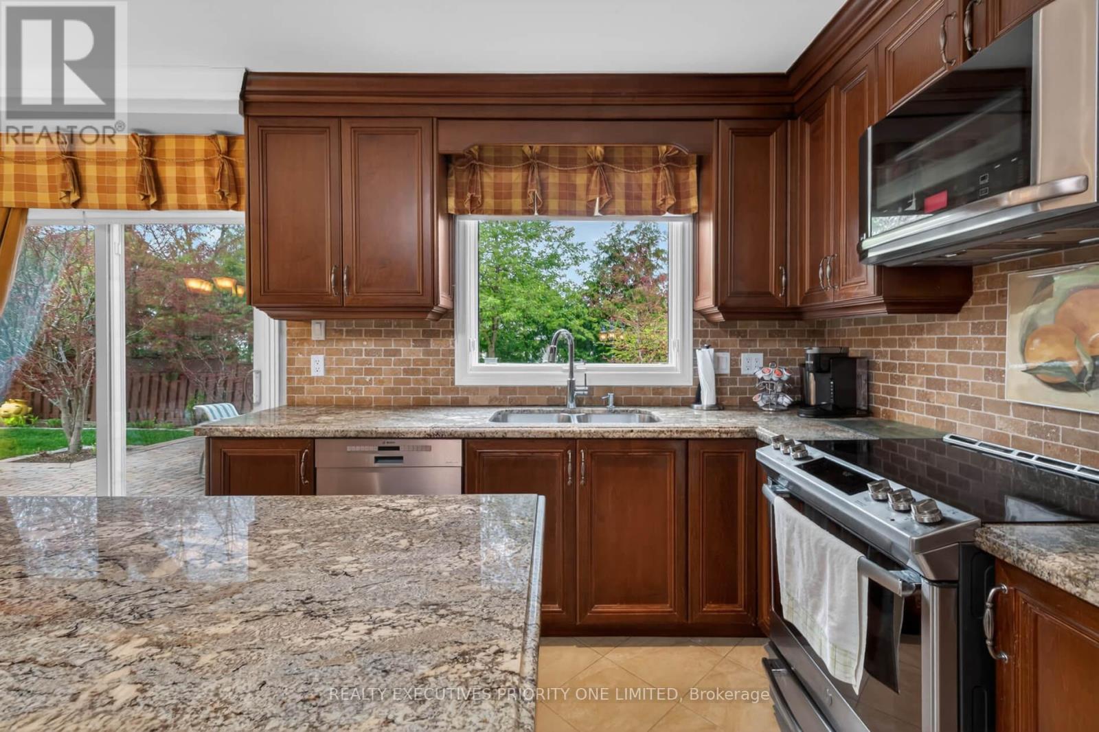 1149 Spragg Court, Mississauga, Ontario  L5C 2Z9 - Photo 19 - W13105758