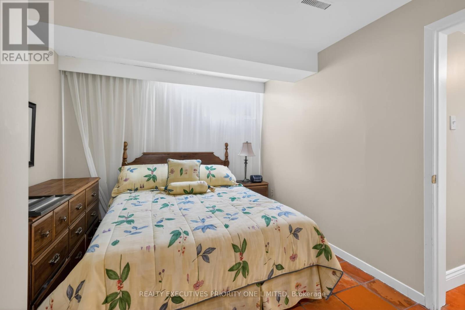 1149 Spragg Court, Mississauga, Ontario  L5C 2Z9 - Photo 37 - W13105758