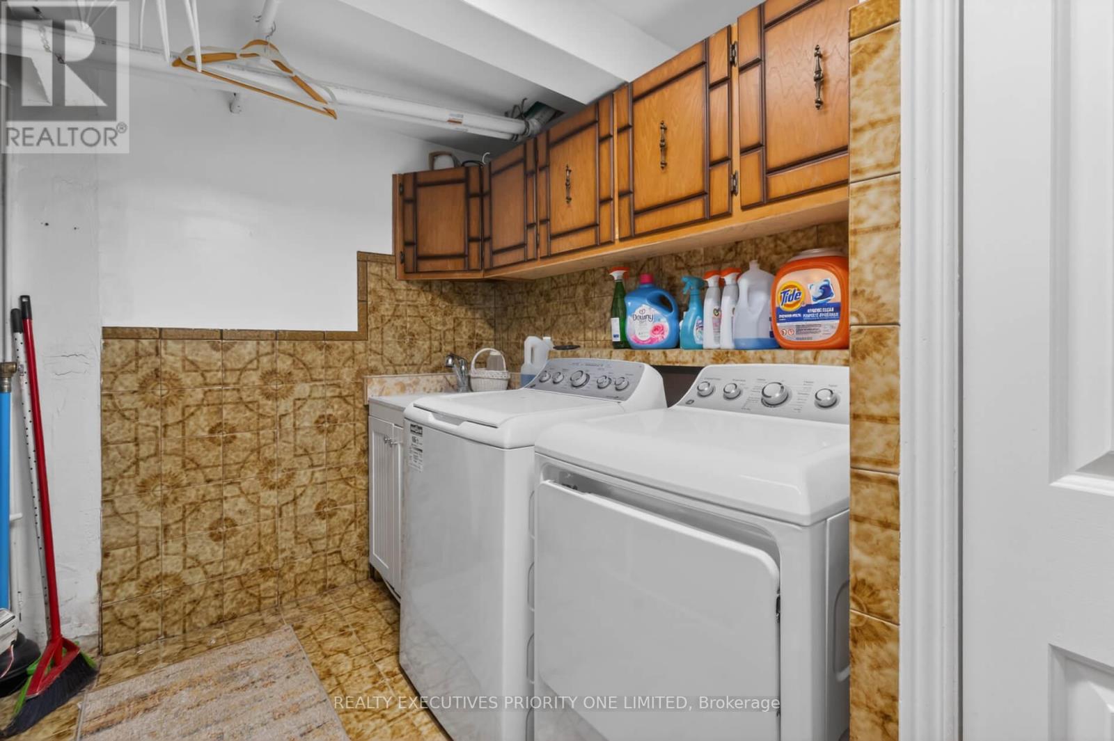 1149 Spragg Court, Mississauga, Ontario  L5C 2Z9 - Photo 39 - W13105758