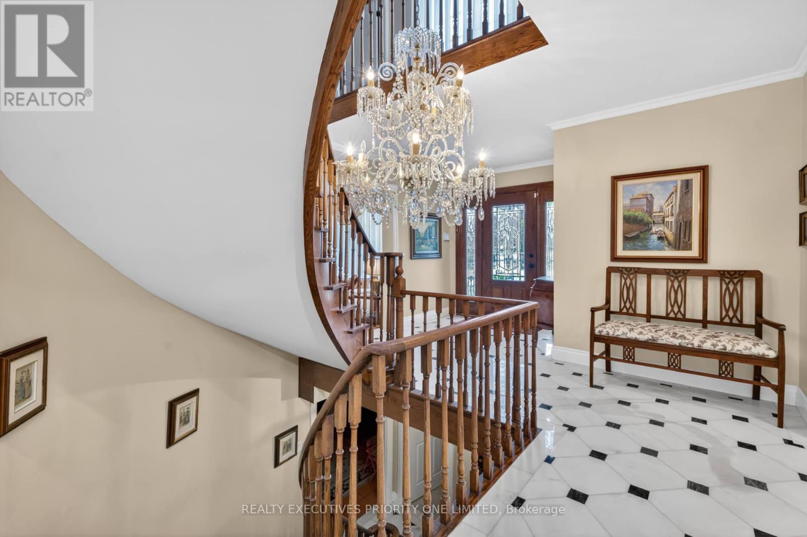 1149 Spragg Court, Mississauga, Ontario  L5C 2Z9 - Photo 5 - W13105758
