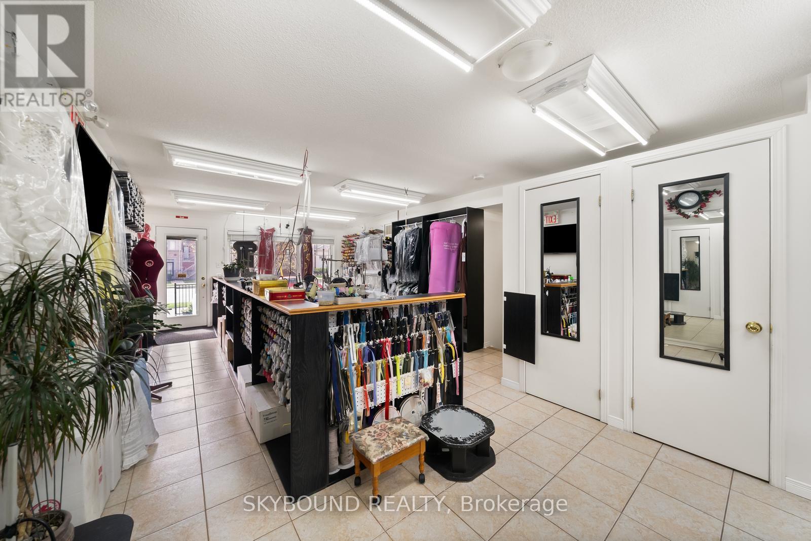 3375 Thomas Street, Mississauga, Ontario  L5M 0P7 - Photo 3 - W13105762