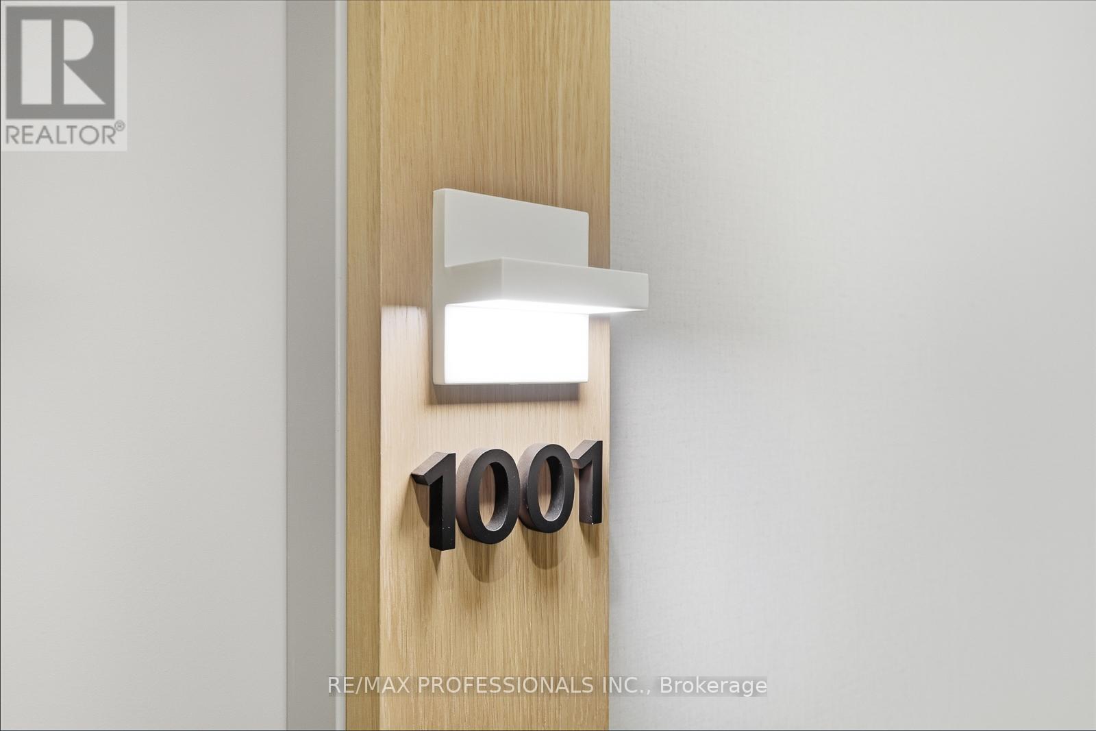 1001 - 1185 Dupont Street, Toronto, Ontario  M6H 0G5 - Photo 2 - W13105764