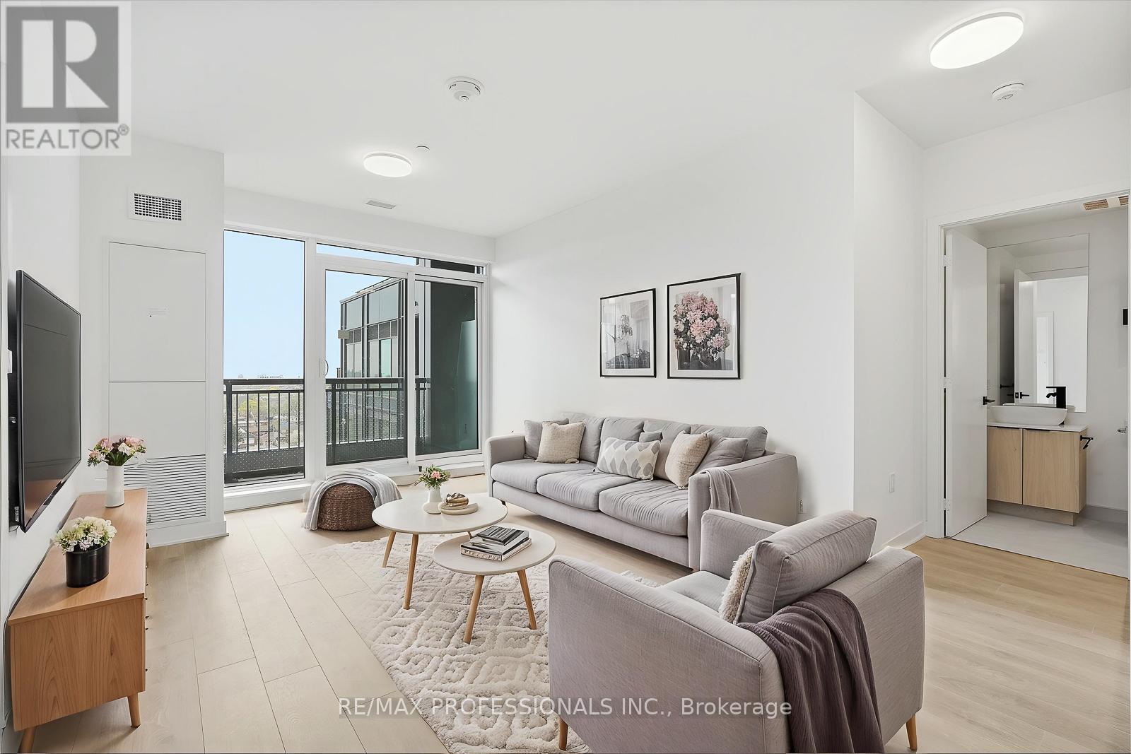 1001 - 1185 Dupont Street, Toronto, Ontario  M6H 0G5 - Photo 4 - W13105764