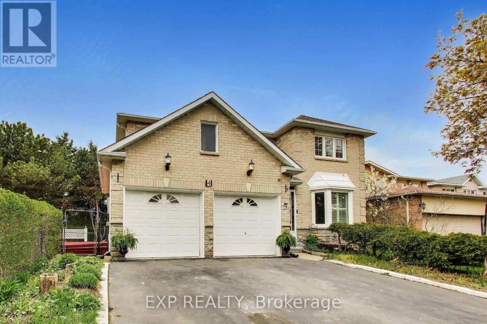 4 Leatherhead Court, Brampton, Ontario  L6S 4R9 - Photo 1 - W13105808