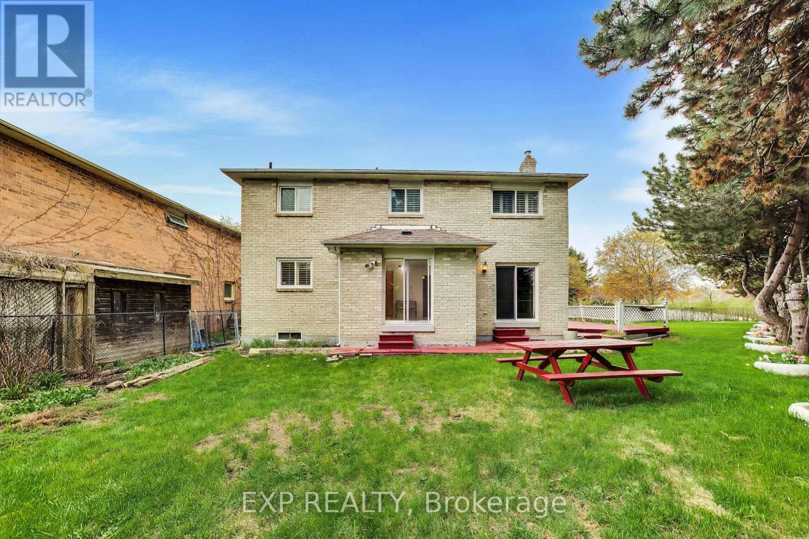 4 Leatherhead Court, Brampton, Ontario  L6S 4R9 - Photo 24 - W13105808
