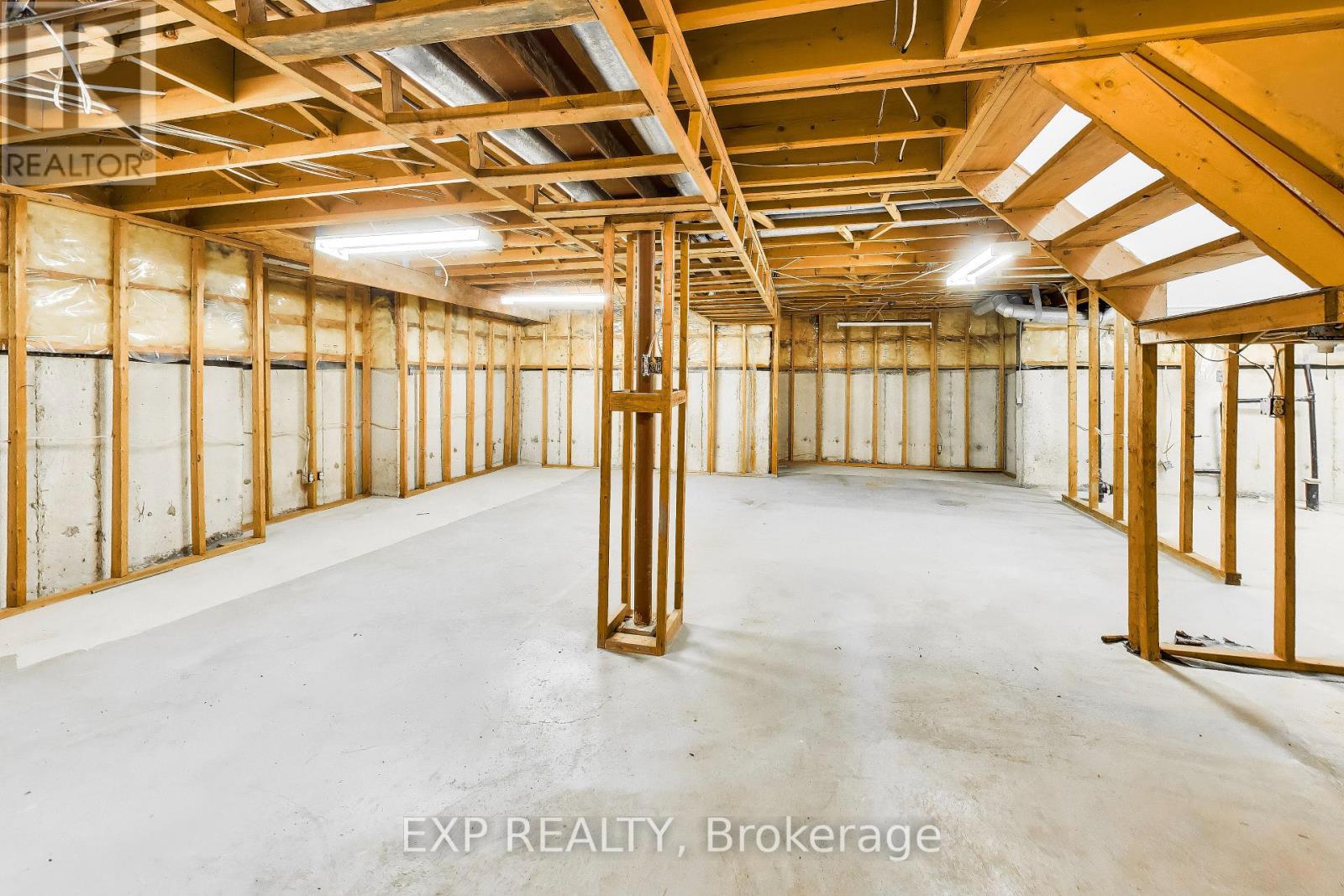 4 Leatherhead Court, Brampton, Ontario  L6S 4R9 - Photo 28 - W13105808