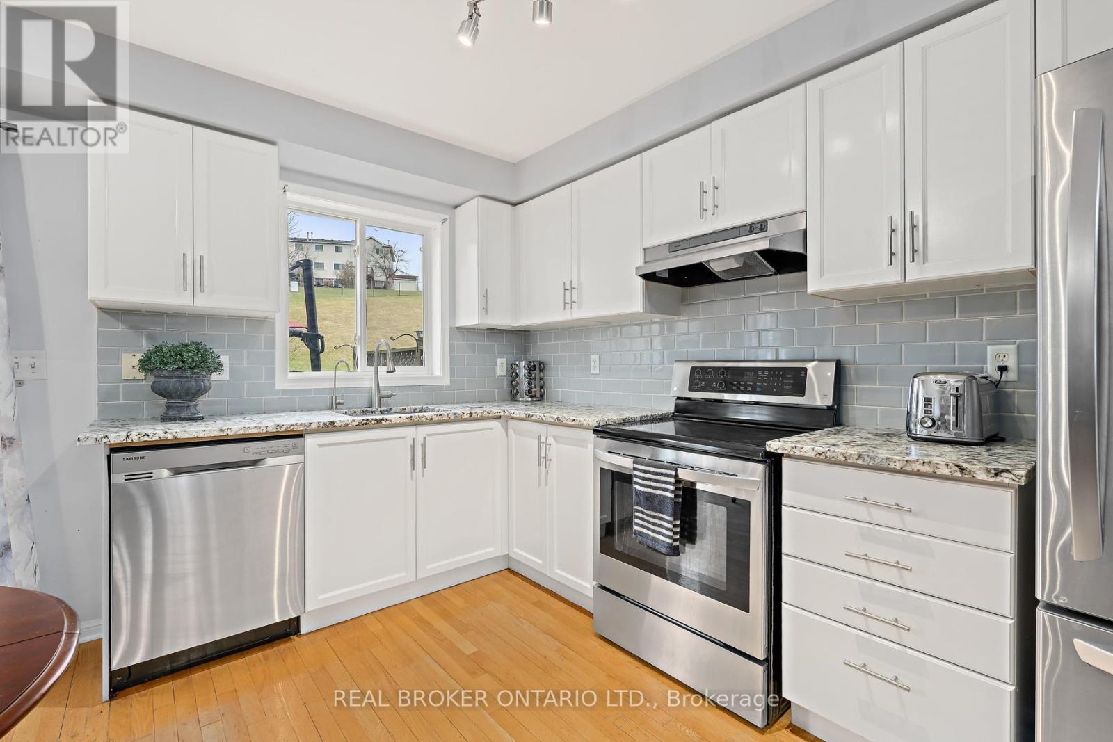 42 - 42 Palomino Trail, Halton Hills, Ontario  L7G 6E9 - Photo 2 - W13105818