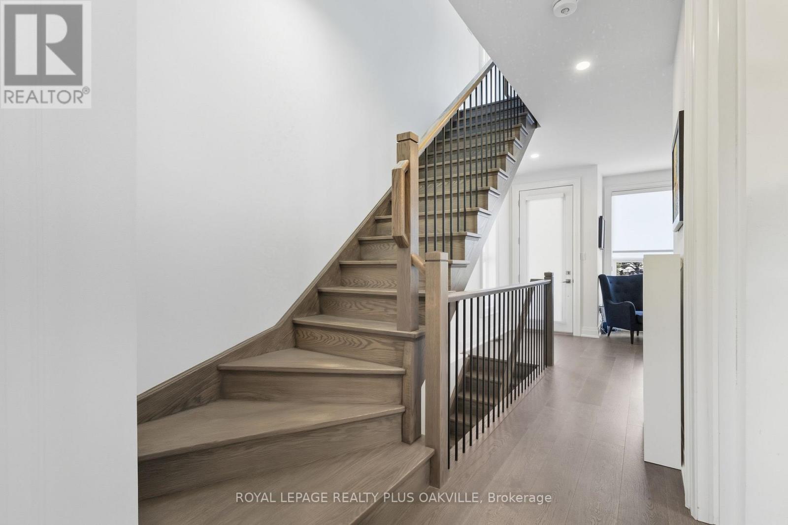 3228 Ellyn Common, Burlington, Ontario  L7N 0A3 - Photo 4 - W13105862