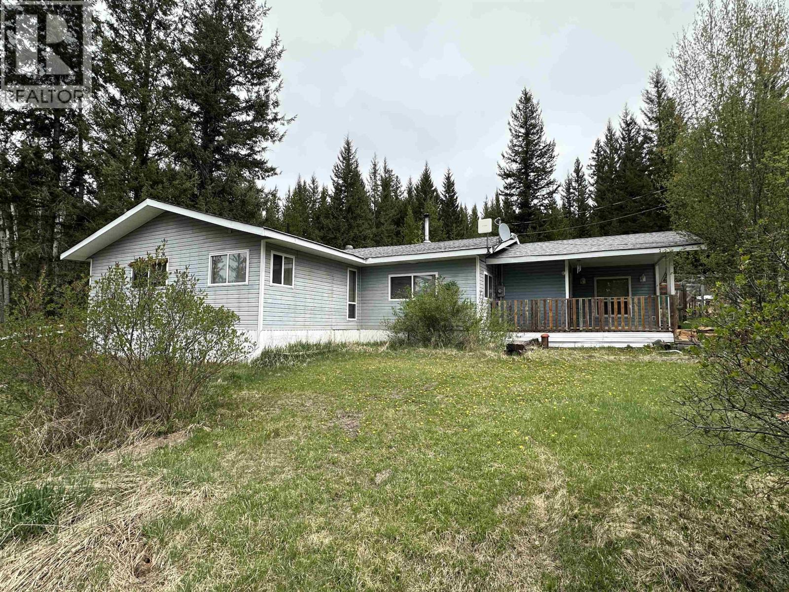 6725 Fawn Creek Road, Lone Butte, British Columbia  V0K 1X3 - Photo 1 - R3091454
