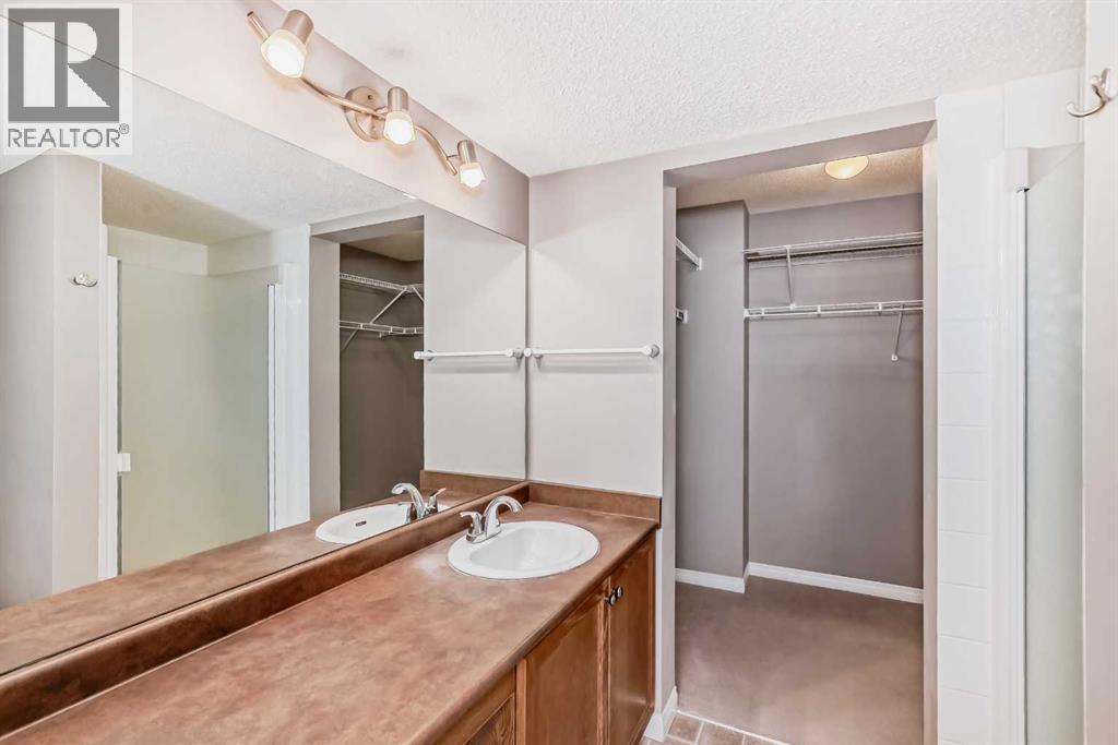 303, 369 Rocky Vista Park NW, Calgary, Alberta  T3G 5K7 - Photo 17 - A2280300