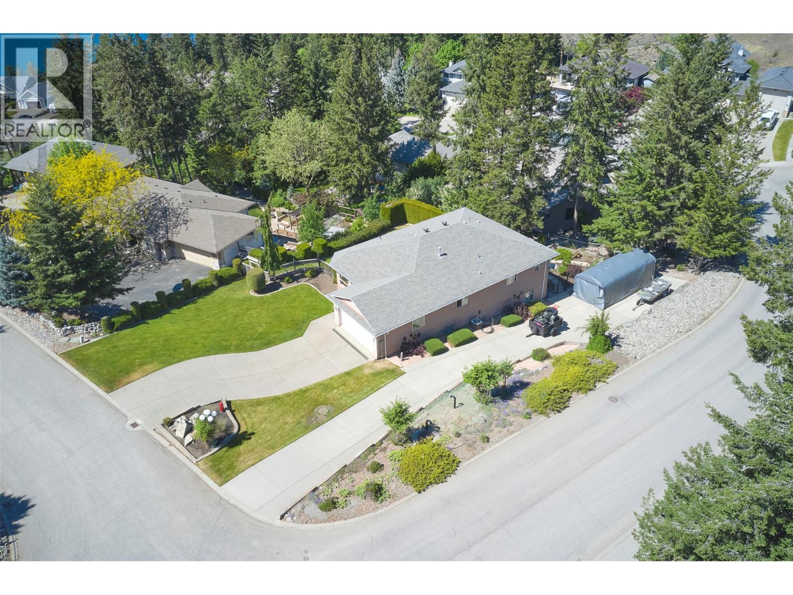 35 Peregrine Way, Vernon, British Columbia  V1H 1E4 - Photo 3 - 10386662