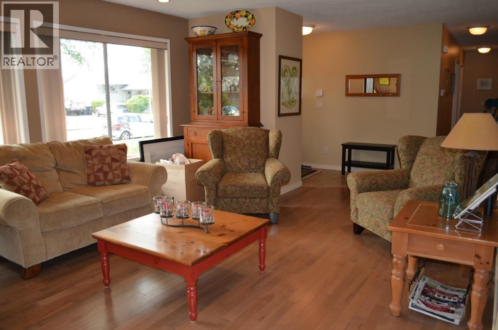 565 Dougall Road S, Kelowna, British Columbia  V1X 3K2 - Photo 2 - 10386807