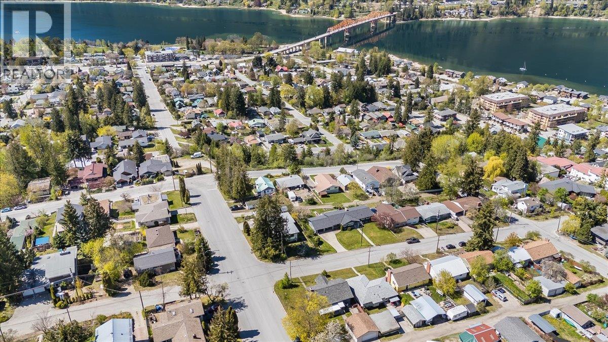 802 Ninth Street, Nelson, British Columbia  V1L 3B9 - Photo 11 - 10386598