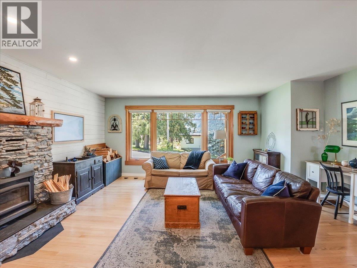 802 Ninth Street, Nelson, British Columbia  V1L 3B9 - Photo 32 - 10386598