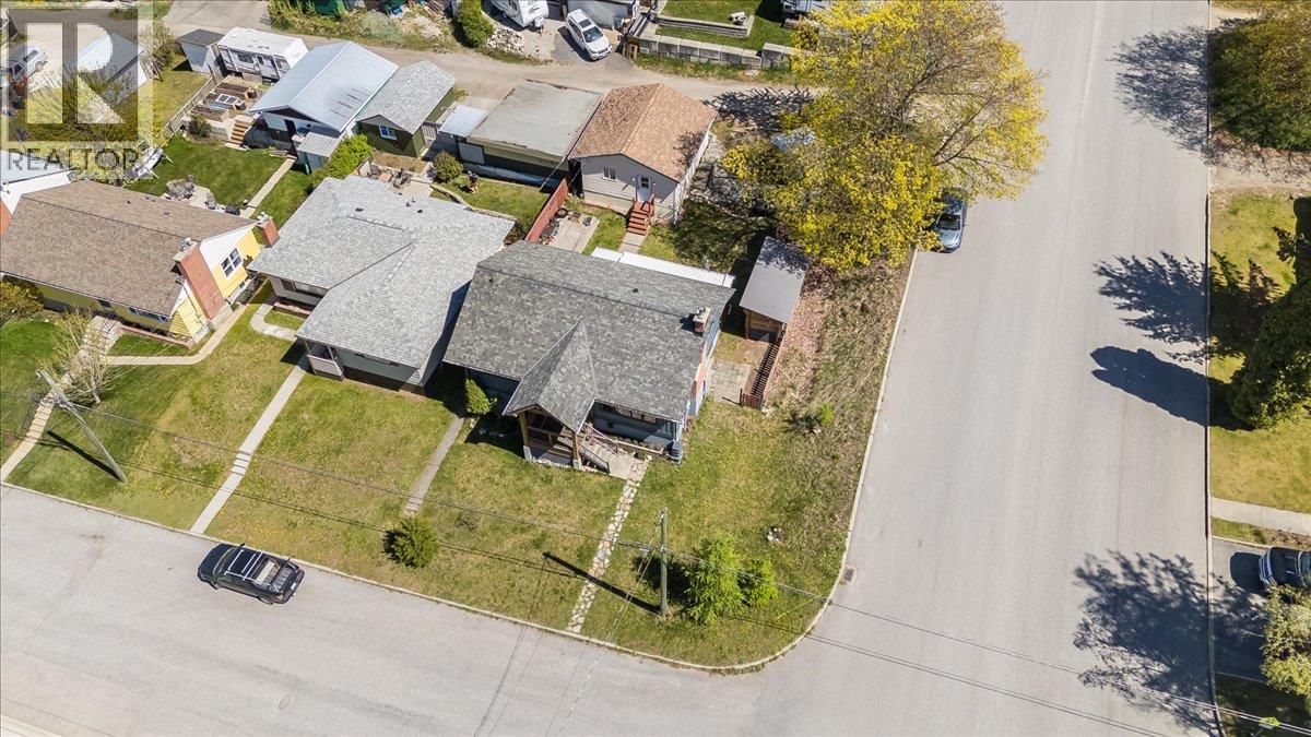 802 Ninth Street, Nelson, British Columbia  V1L 3B9 - Photo 4 - 10386598