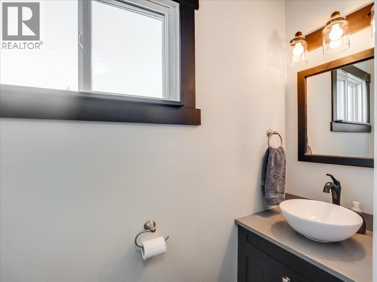802 Ninth Street, Nelson, British Columbia  V1L 3B9 - Photo 46 - 10386598