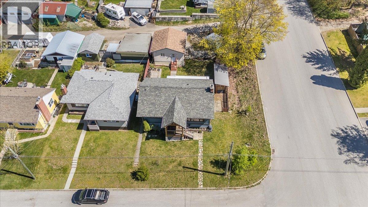 802 Ninth Street, Nelson, British Columbia  V1L 3B9 - Photo 5 - 10386598