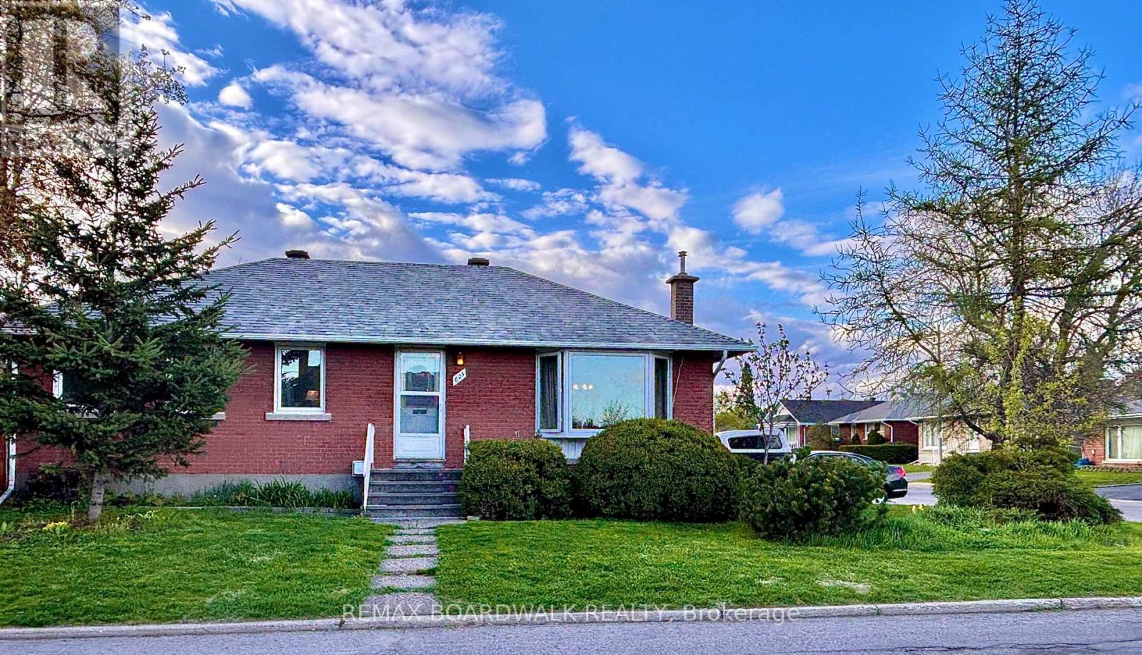 625 CLARKE AVENUE, Ottawa, Ontario