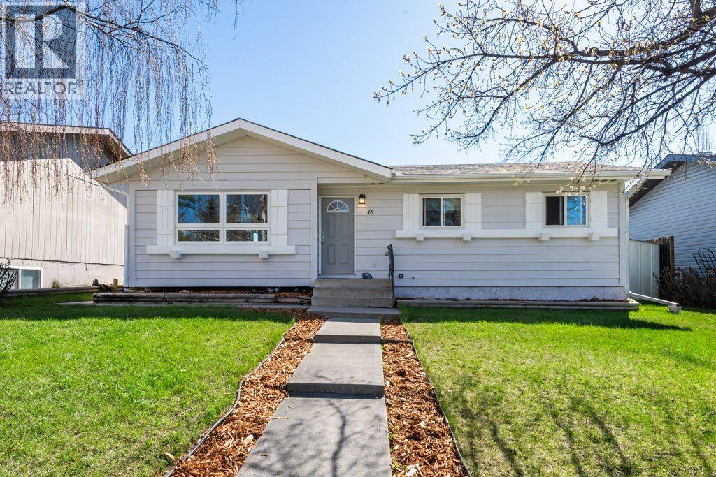 16 Alcock Close, Okotoks, Alberta