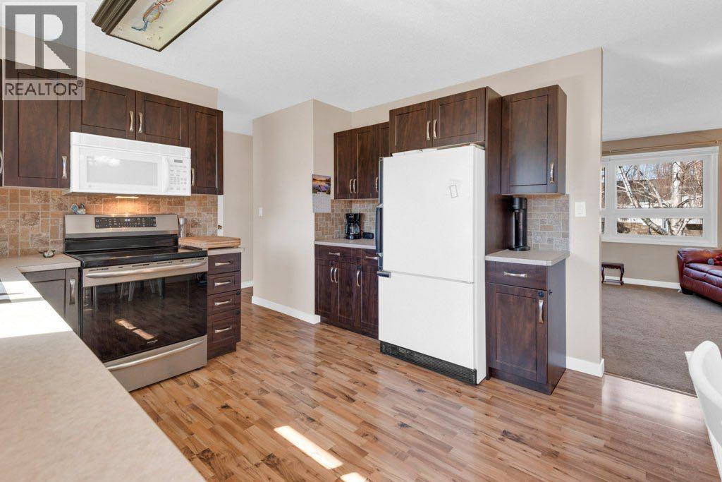 16 Alcock Close, Okotoks, Alberta  T1S 1H1 - Photo 11 - A2309003