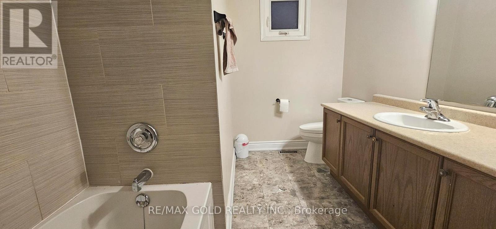 Upper - 15 Valonia Drive, Brampton, Ontario  L6V 4J2 - Photo 13 - W13103578