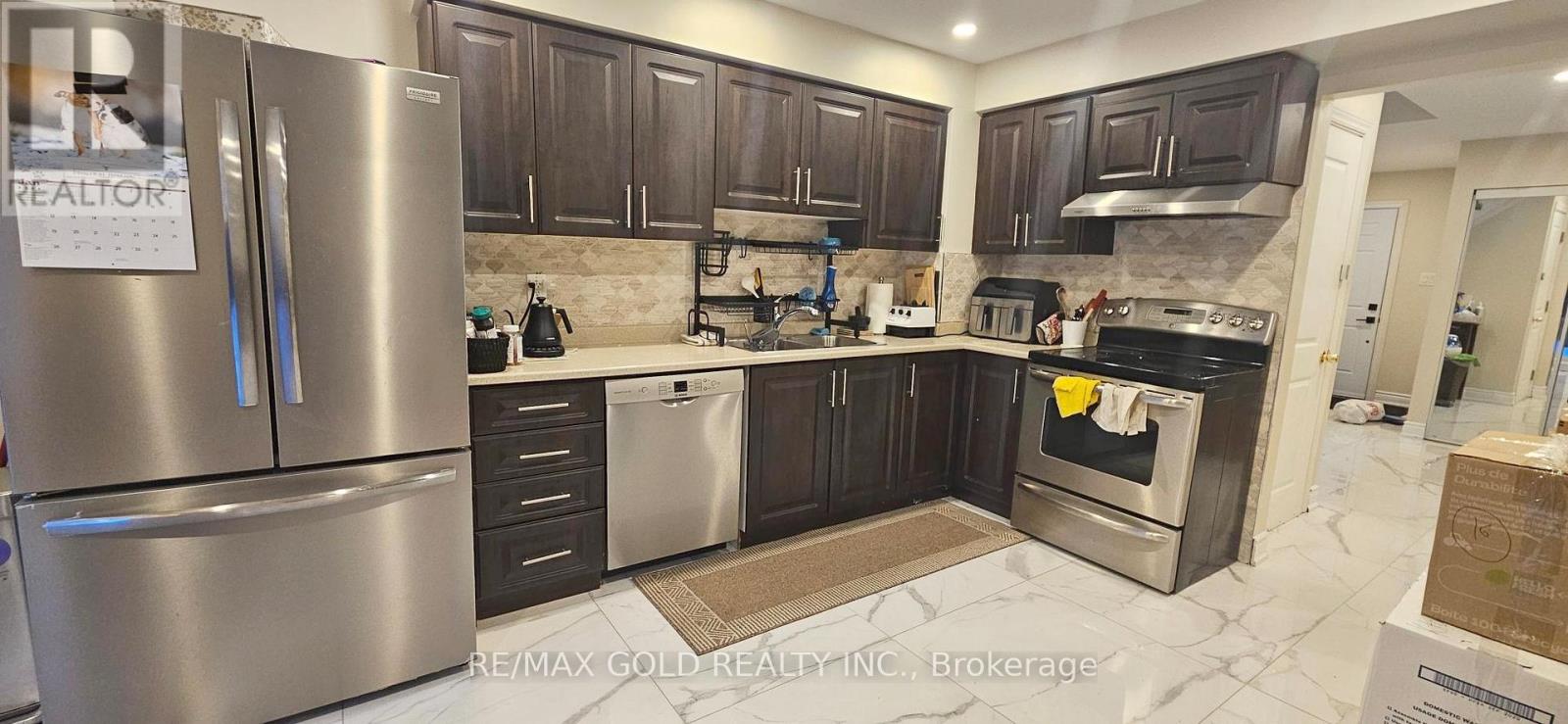 Upper - 15 Valonia Drive, Brampton, Ontario  L6V 4J2 - Photo 3 - W13103578