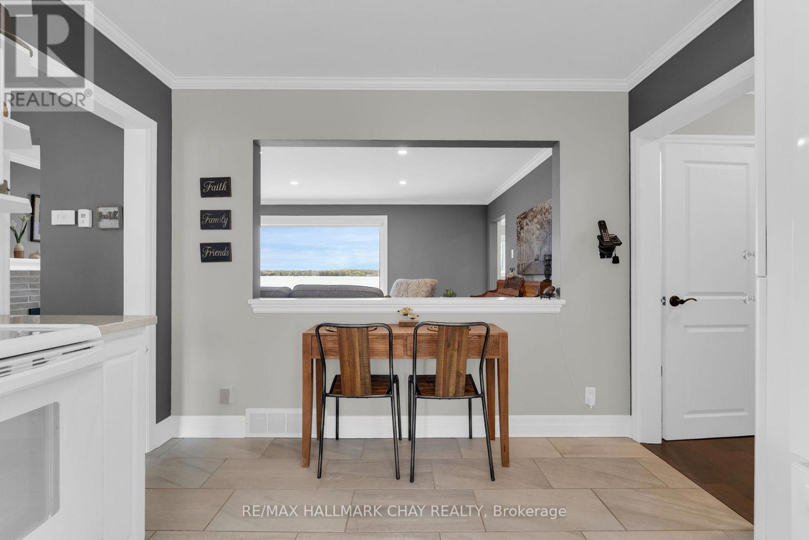 68 Kempenfelt Drive, Barrie (North Shore), Ontario  L4M 1C1 - Photo 15 - S13105876