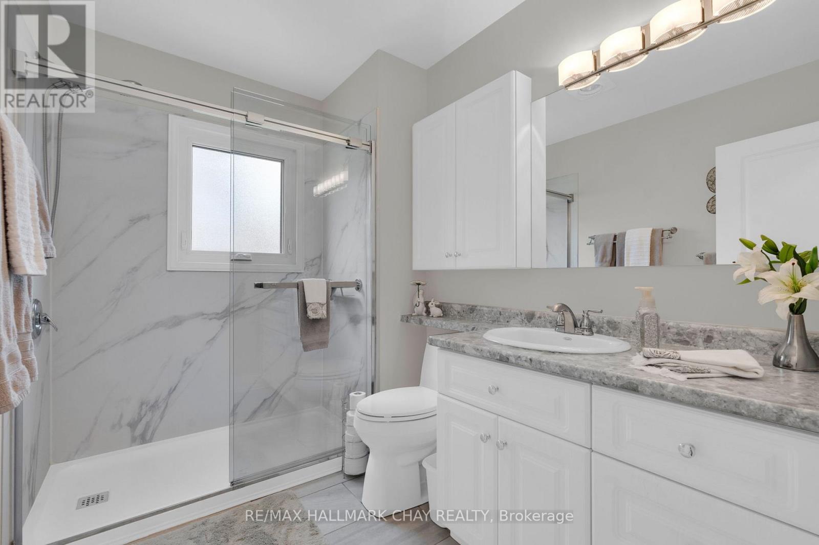 68 Kempenfelt Drive, Barrie (North Shore), Ontario  L4M 1C1 - Photo 16 - S13105876