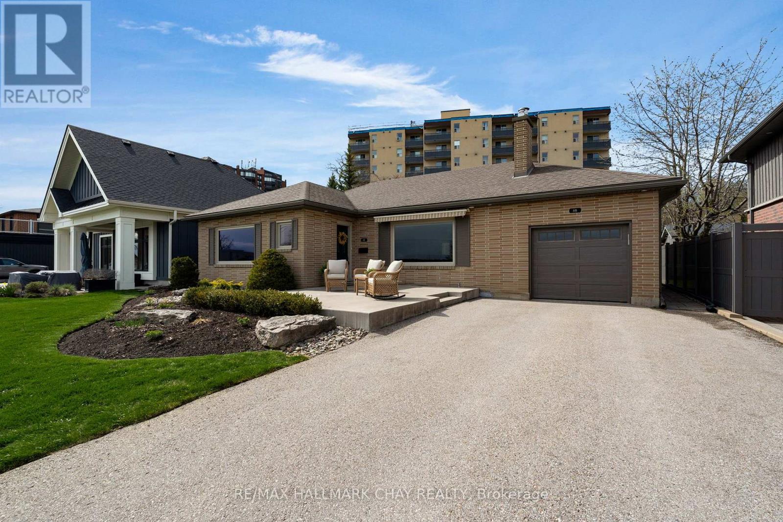 68 Kempenfelt Drive, Barrie (North Shore), Ontario  L4M 1C1 - Photo 3 - S13105876