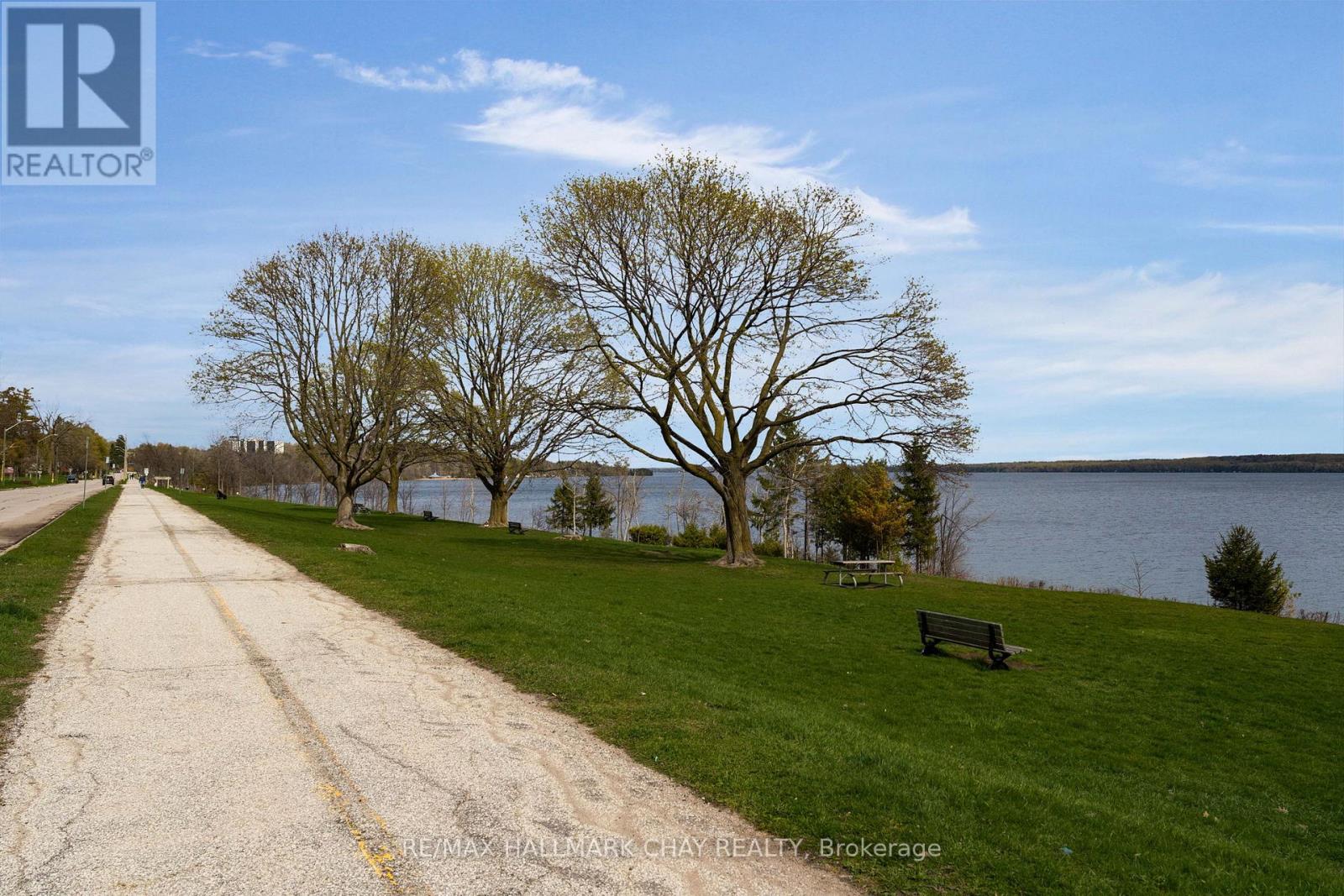 68 Kempenfelt Drive, Barrie (North Shore), Ontario  L4M 1C1 - Photo 42 - S13105876