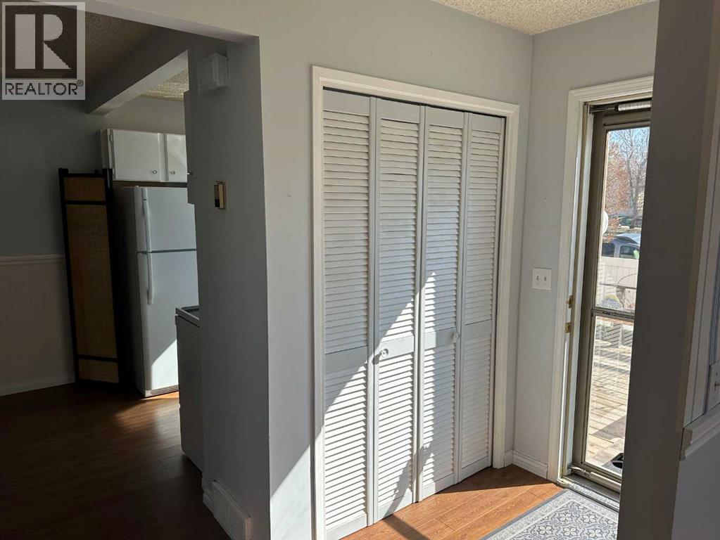 100, 740 Bracewood Drive Sw, Calgary, Alberta  T2W 3N3 - Photo 6 - A2305600