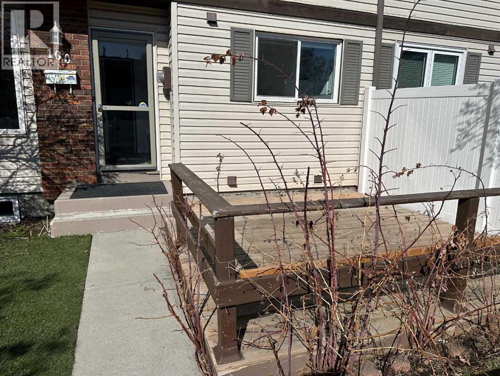100, 740 Bracewood Drive Sw, Calgary, Alberta  T2W 3N3 - Photo 4 - A2305600